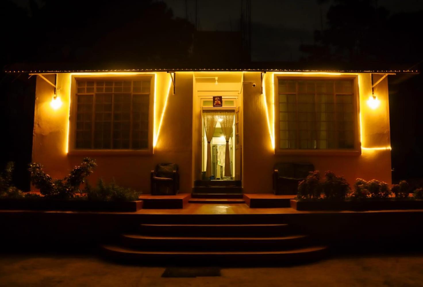 Pine Tree Lodge Shillong Extérieur photo